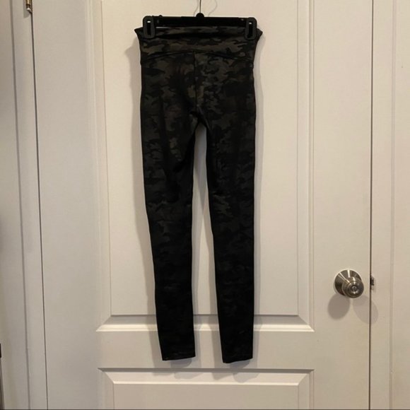 Spanx Faux Leather Camo Leggings - Picture 6 of 6
